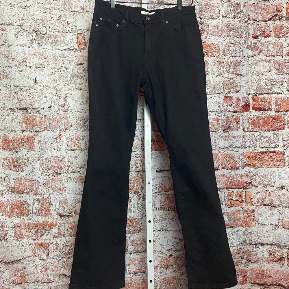 Leviʻs. 505  Womenʻs Black Straight Leg Jeans Size 30